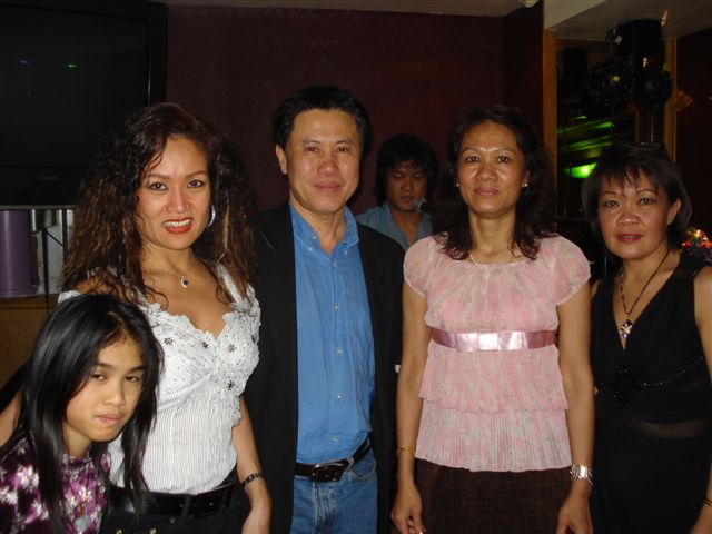 02pal221207.JPG