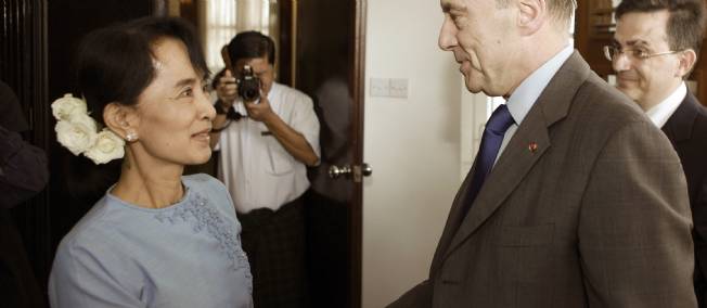 aung-juppé2012.JPG